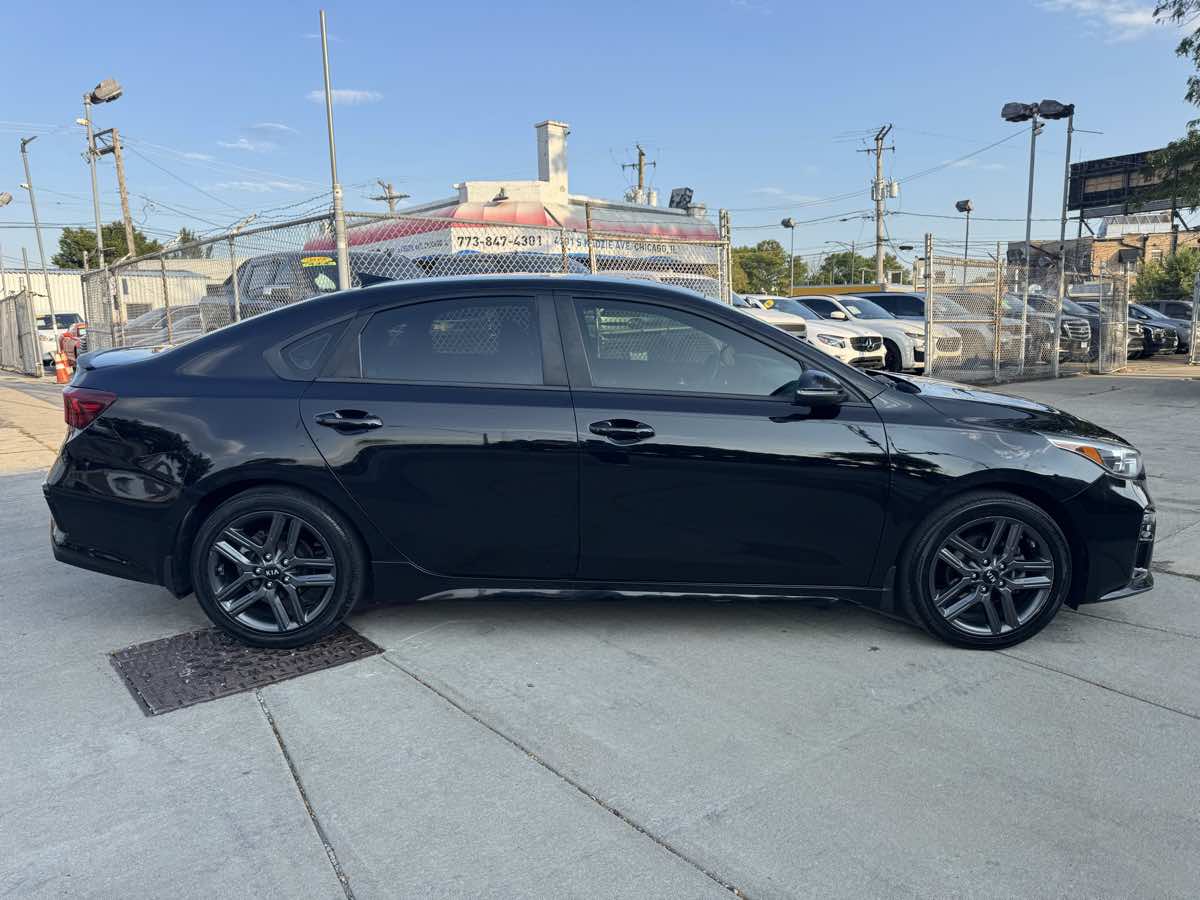 2020 Kia Forte GT-Line photo 4