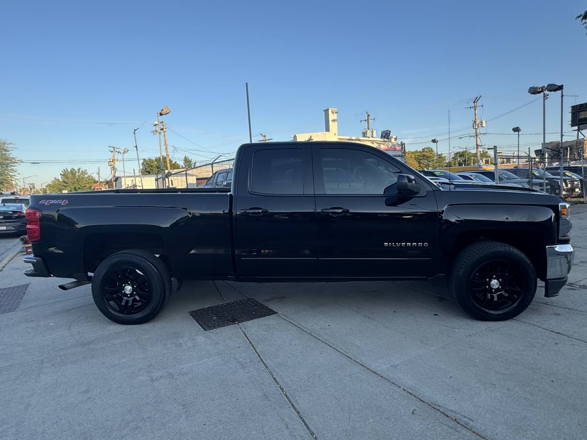 2016 Chevrolet Silverado 1500 LT photo 4