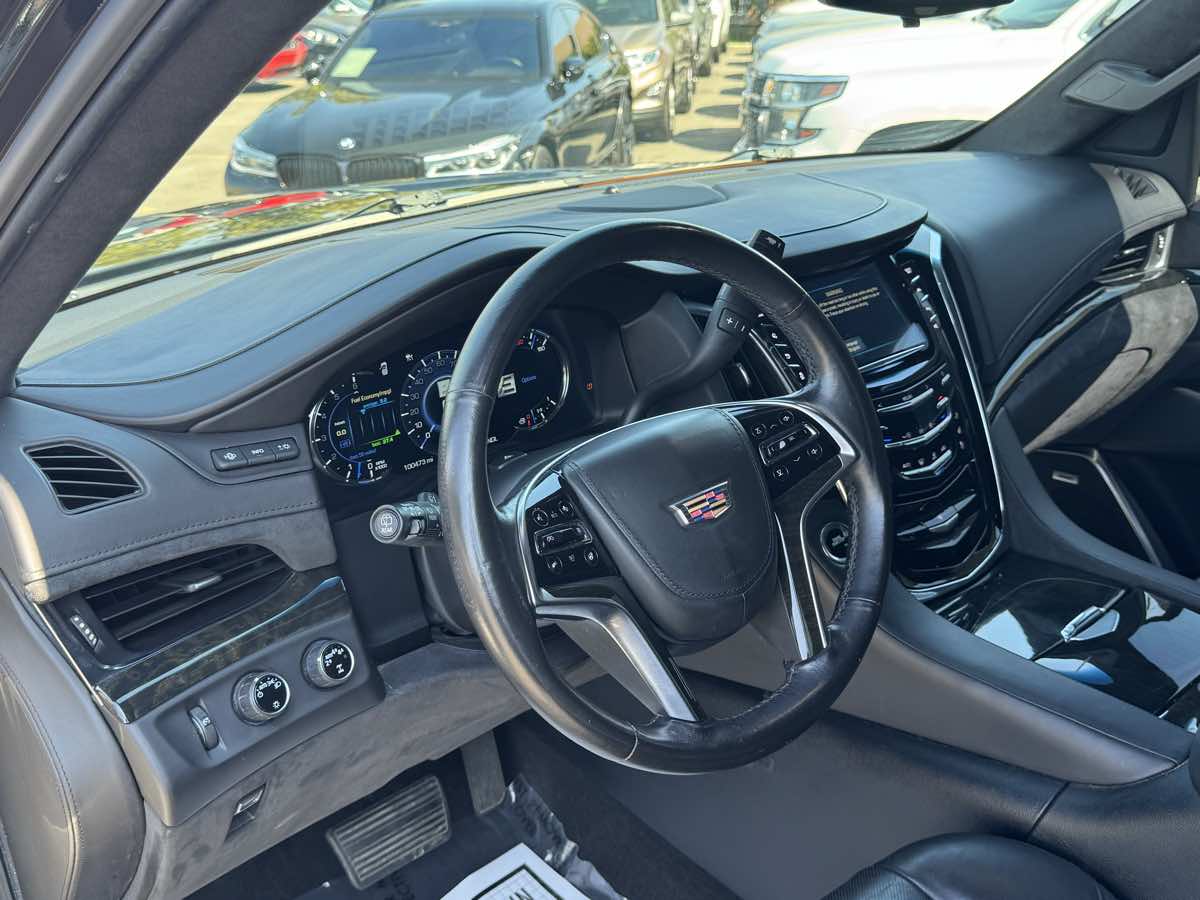 2017 Cadillac Escalade Platinum photo 11
