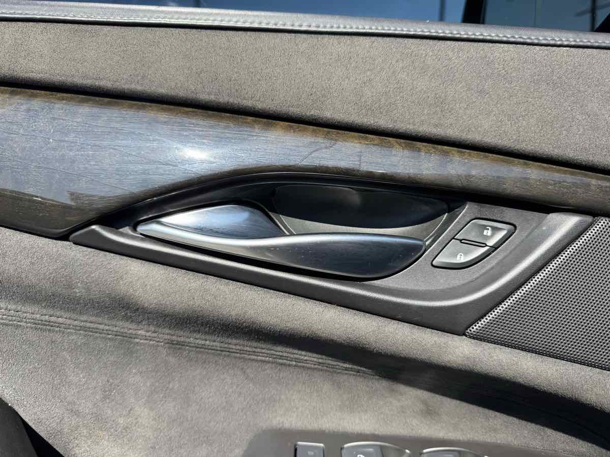 2017 Cadillac Escalade Platinum photo 28