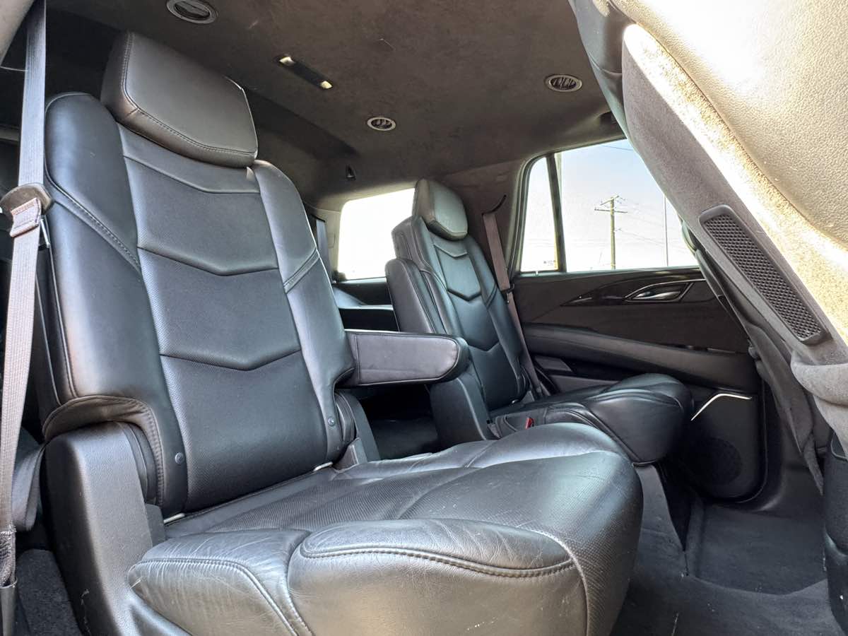 2017 Cadillac Escalade Platinum photo 36