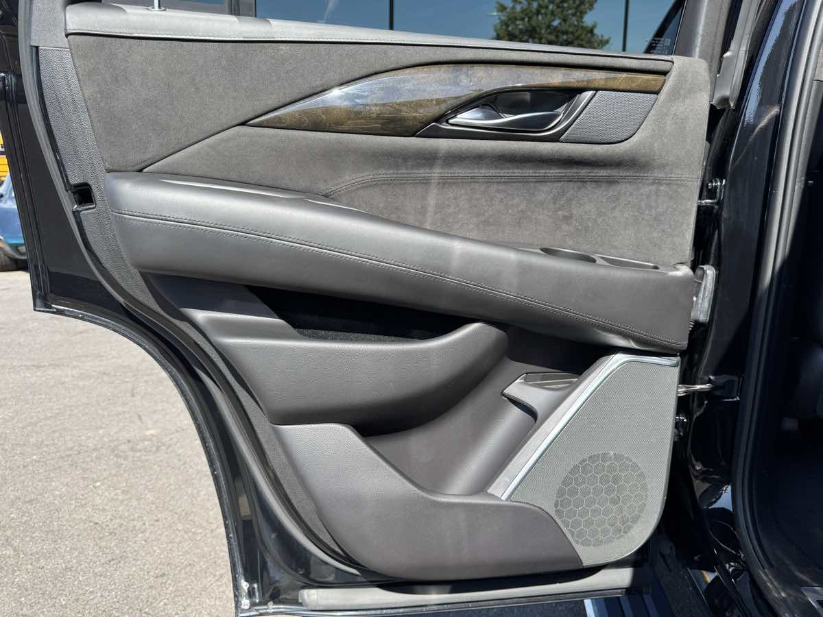 2017 Cadillac Escalade Platinum photo 44