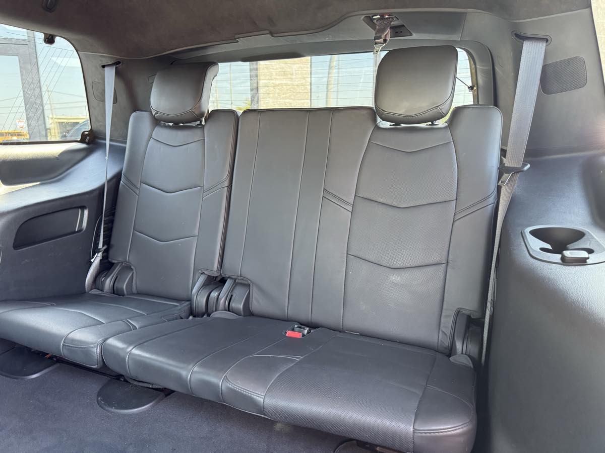 2017 Cadillac Escalade Platinum photo 47