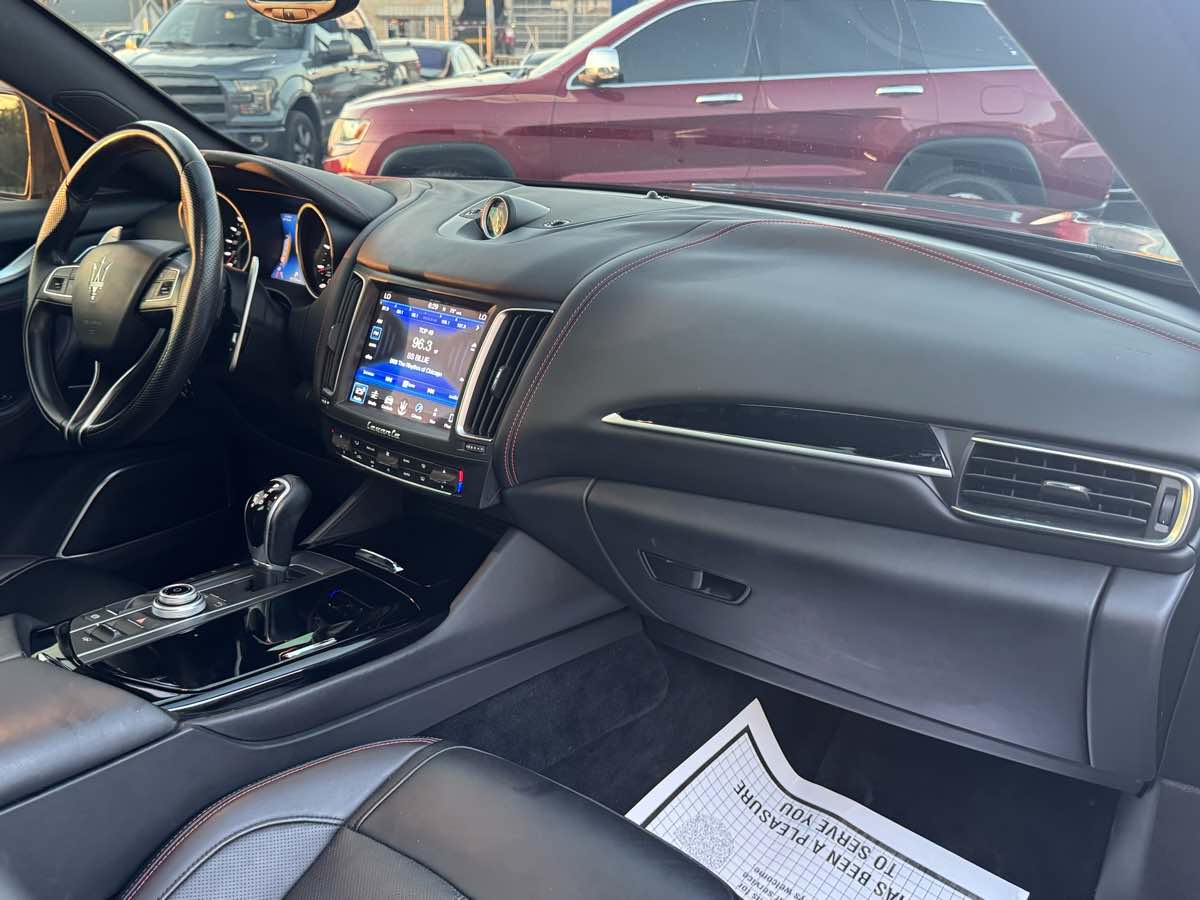 2018 Maserati Levante GranSport photo 21