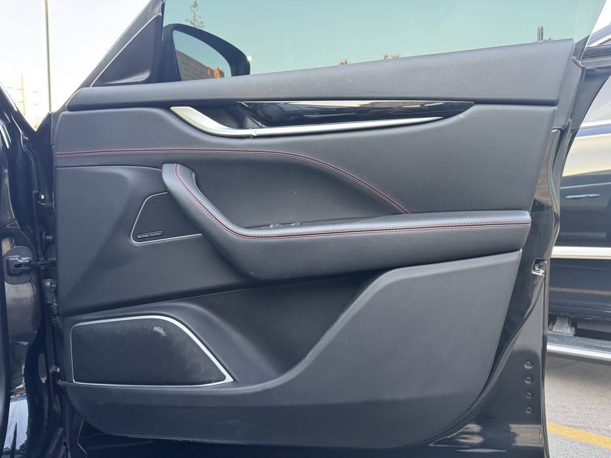 2018 Maserati Levante GranSport photo 23