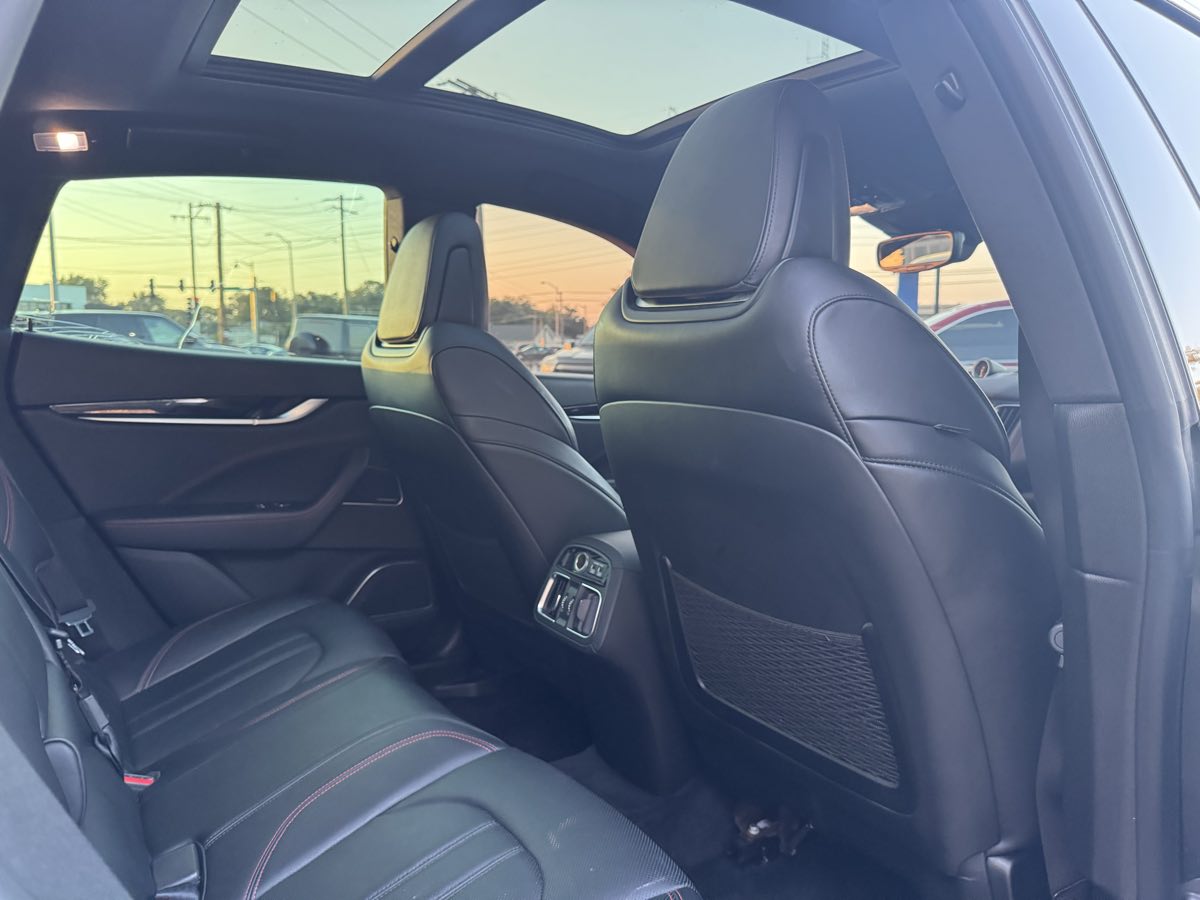 2018 Maserati Levante GranSport photo 26