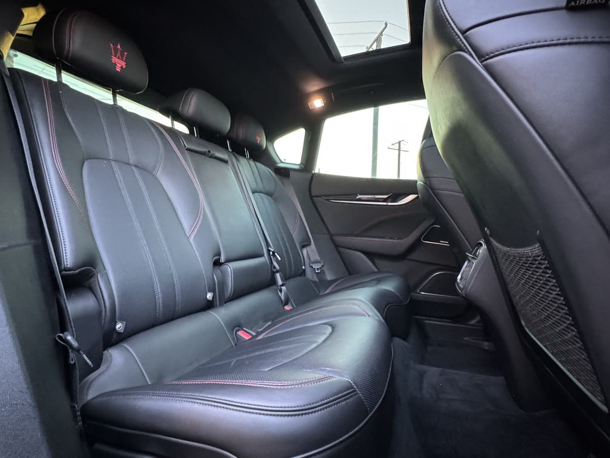 2018 Maserati Levante GranSport photo 27