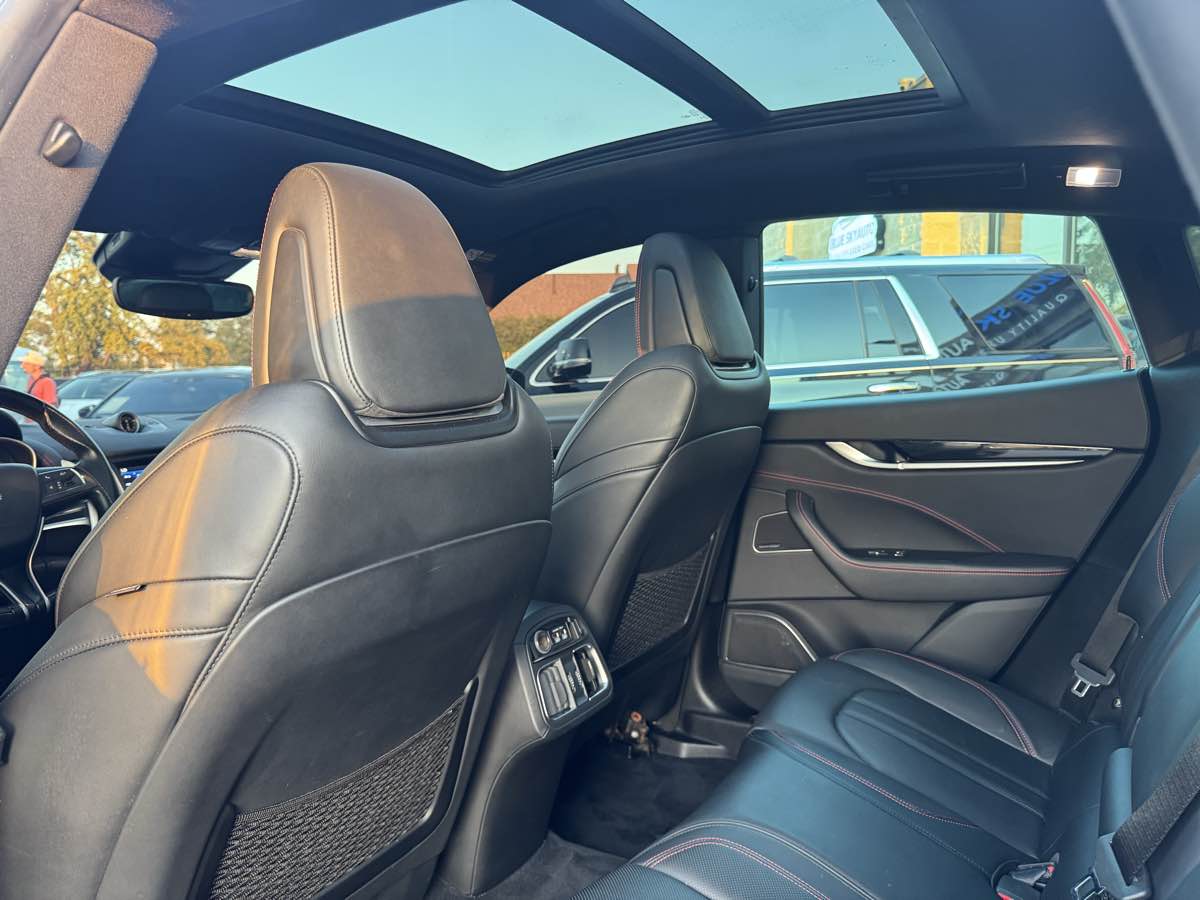 2018 Maserati Levante GranSport photo 31