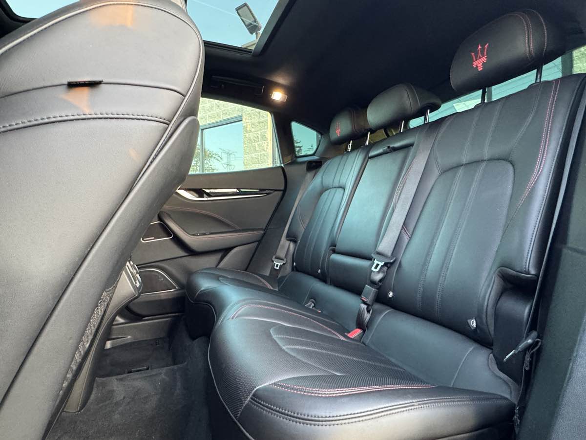 2018 Maserati Levante GranSport photo 32