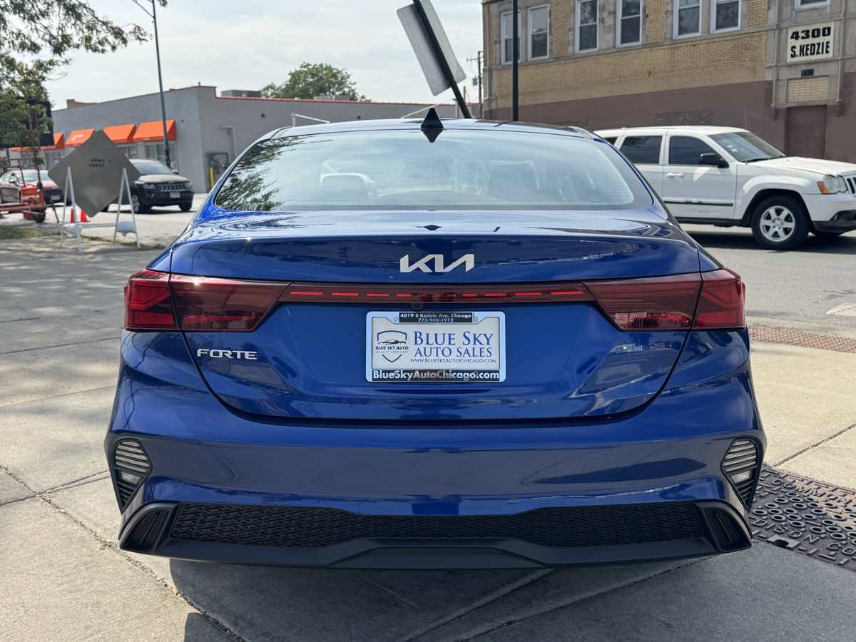 2022 Kia Forte FE LXS photo 4