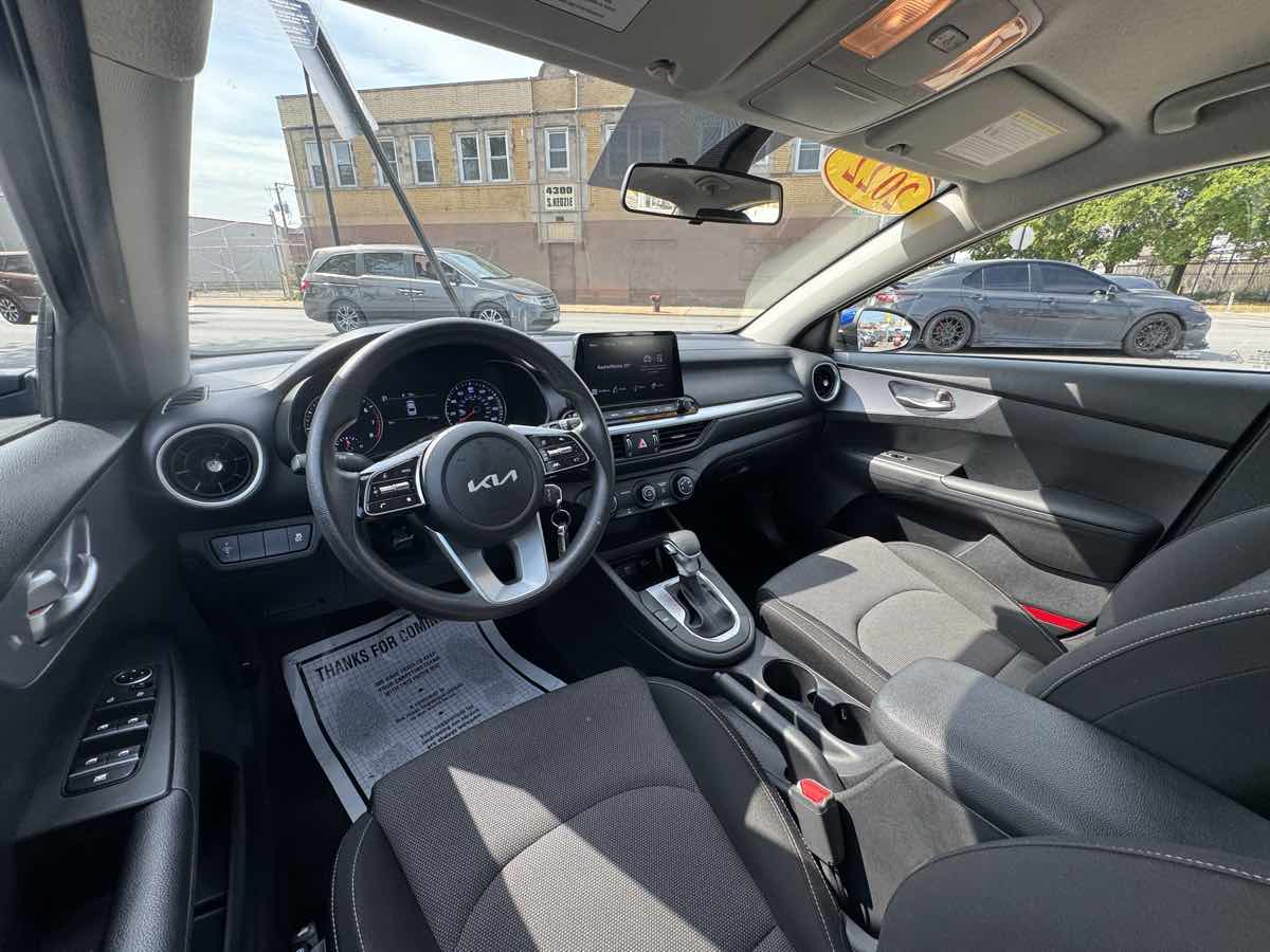 2022 Kia Forte FE LXS photo 9