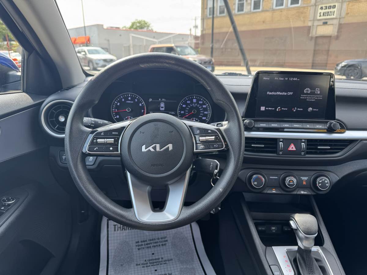 2022 Kia Forte FE LXS photo 10