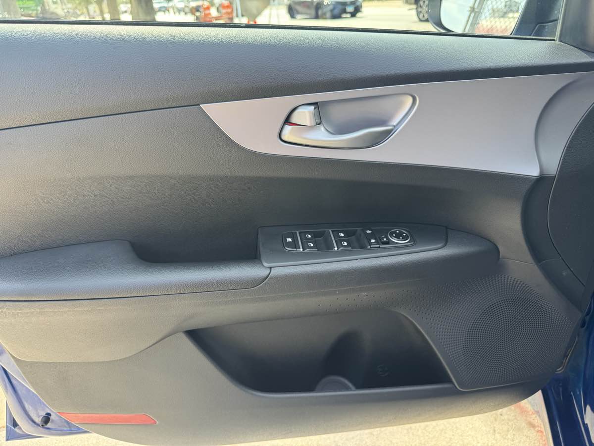 2022 Kia Forte FE LXS photo 12
