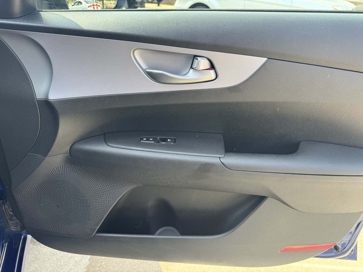 2022 Kia Forte FE LXS photo 17