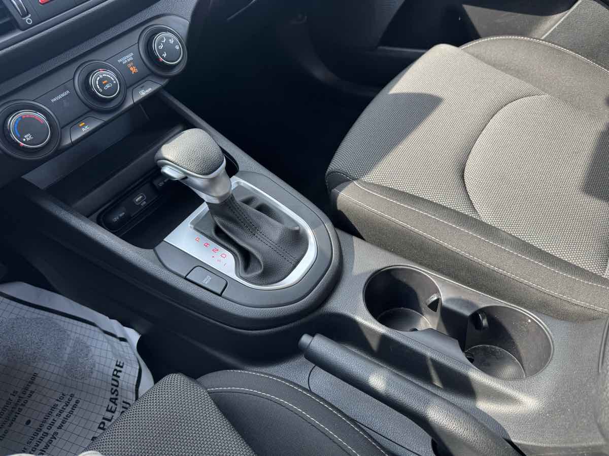 2022 Kia Forte FE LXS photo 30
