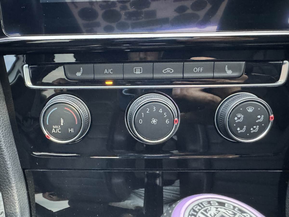 2019 Volkswagen Golf GTI Rabbit SE Autobahn photo 15