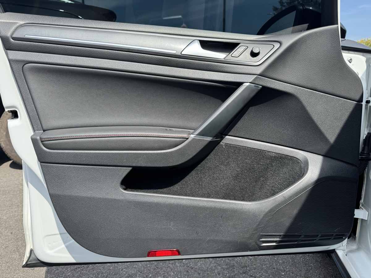 2019 Volkswagen Golf GTI Rabbit SE Autobahn photo 21
