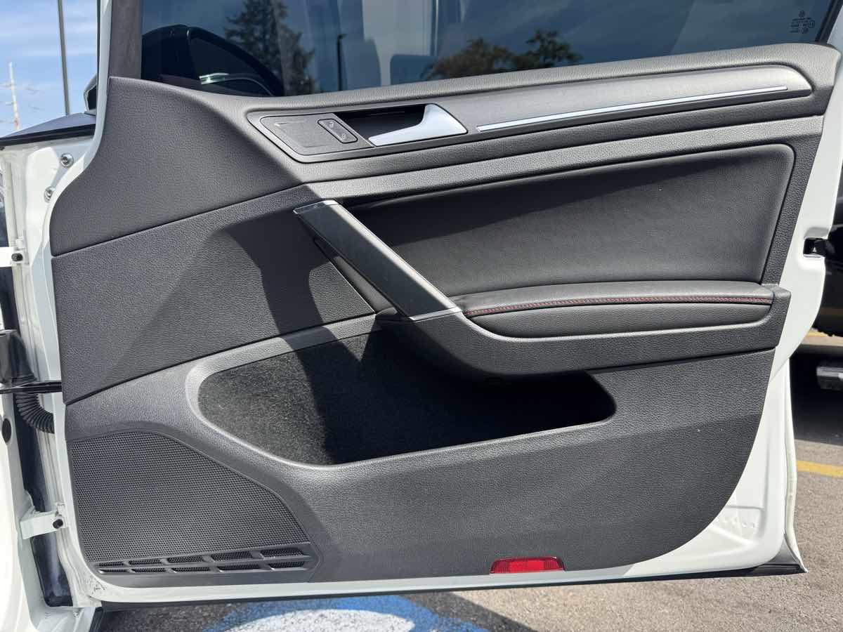 2019 Volkswagen Golf GTI Rabbit SE Autobahn photo 25