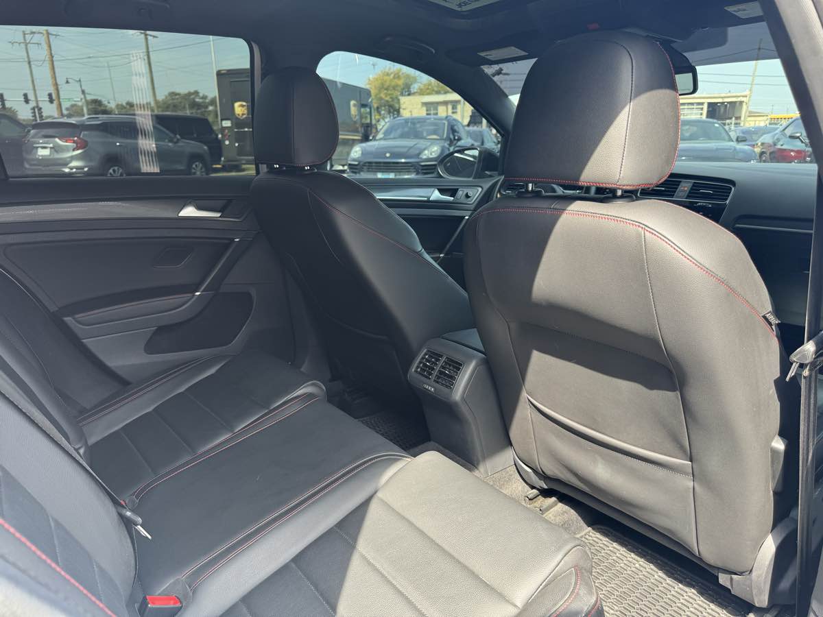 2019 Volkswagen Golf GTI Rabbit SE Autobahn photo 28