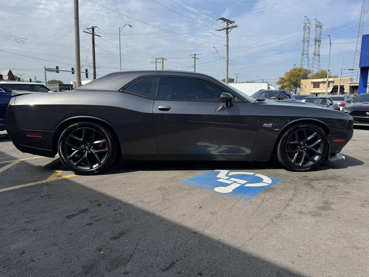 2019 Dodge Challenger R/T photo 4