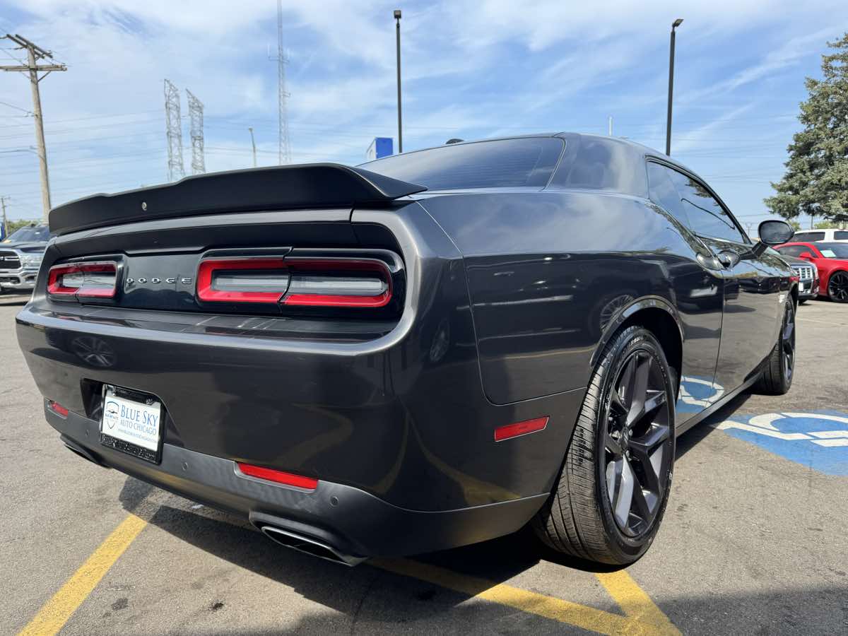 2019 Dodge Challenger R/T photo 5
