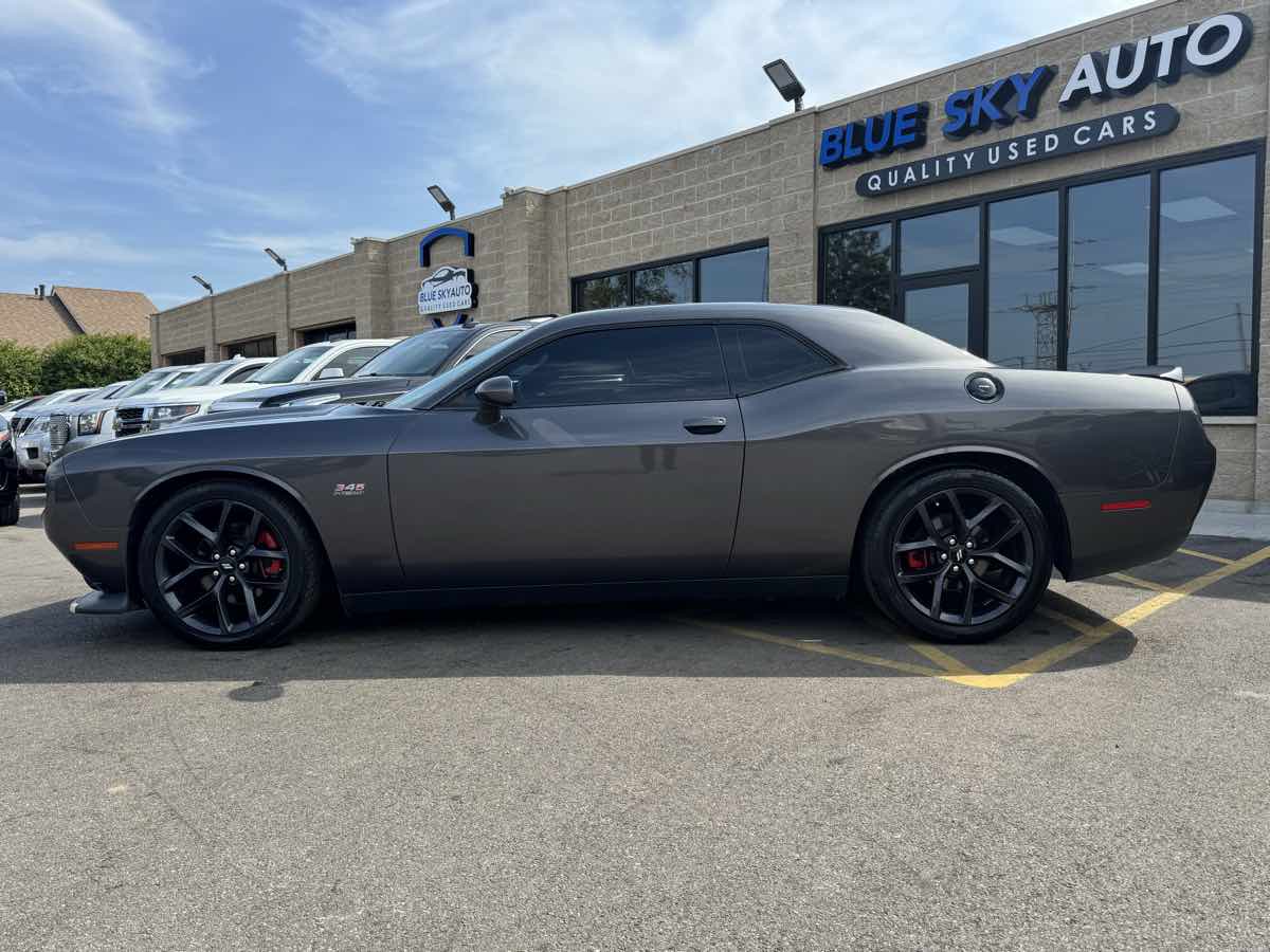 2019 Dodge Challenger R/T photo 8