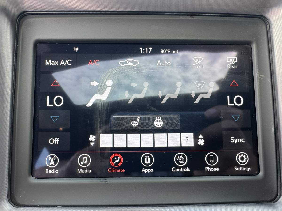 2019 Dodge Challenger R/T photo 16