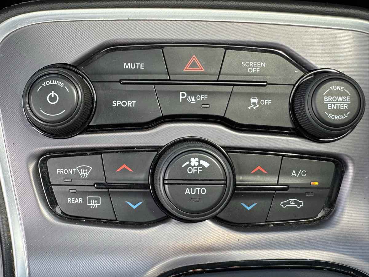 2019 Dodge Challenger R/T photo 17