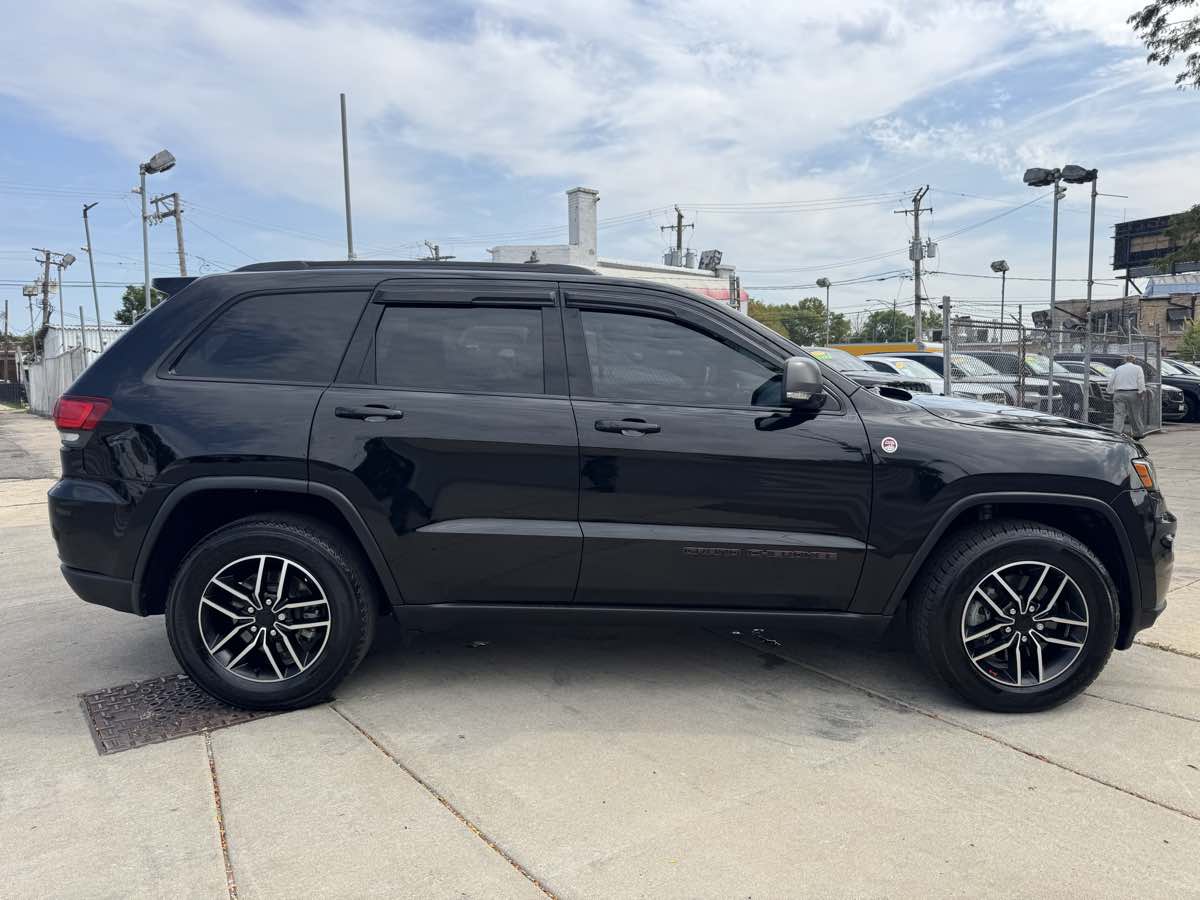 2021 Jeep Grand Cherokee Trailhawk photo 4