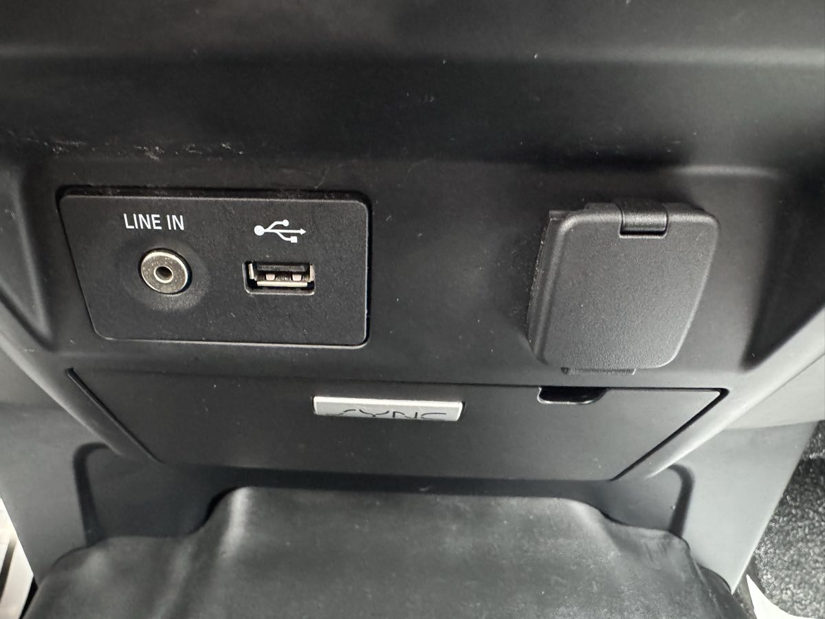 2015 Ford F-150 XL photo 21