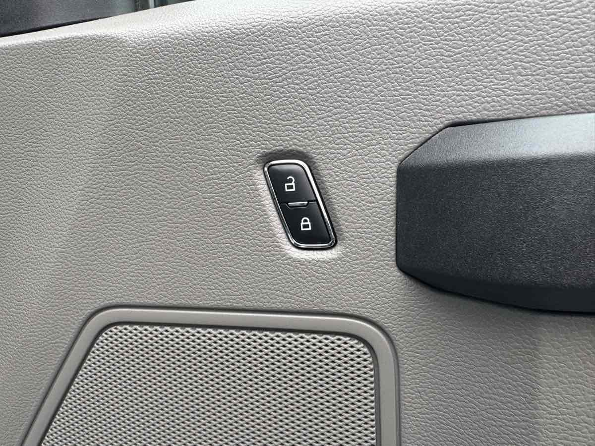 2015 Ford F-150 XL photo 29