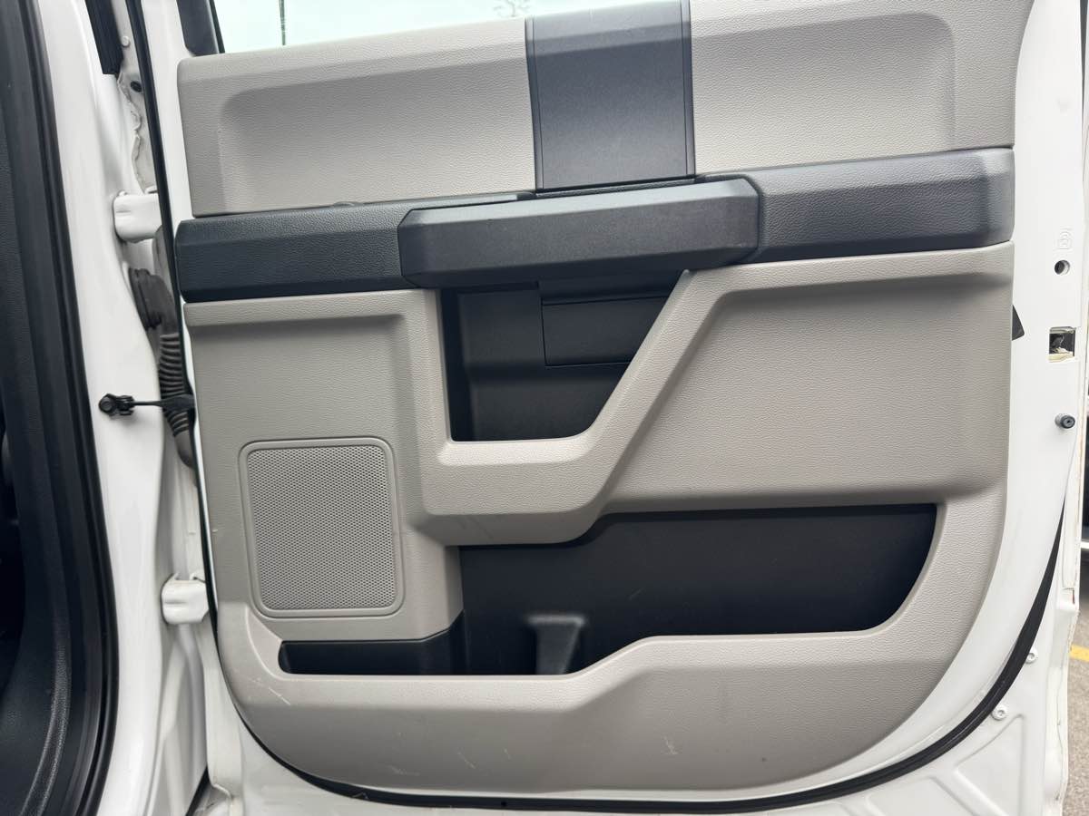 2015 Ford F-150 XL photo 33