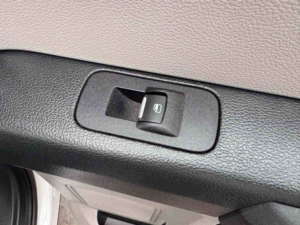 2015 Ford F-150 XL photo 34