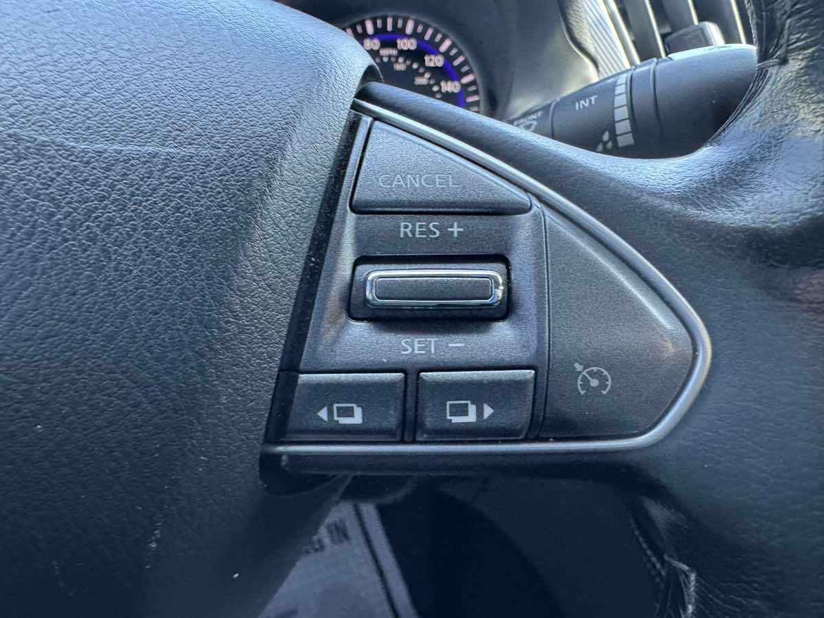 2014 Infiniti Q50 Premium photo 16