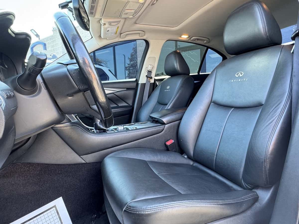 2014 Infiniti Q50 Premium photo 26