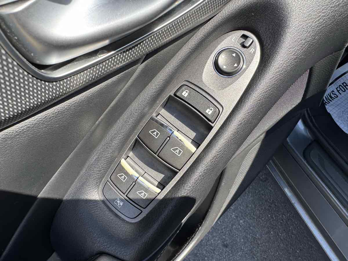 2014 Infiniti Q50 Premium photo 28