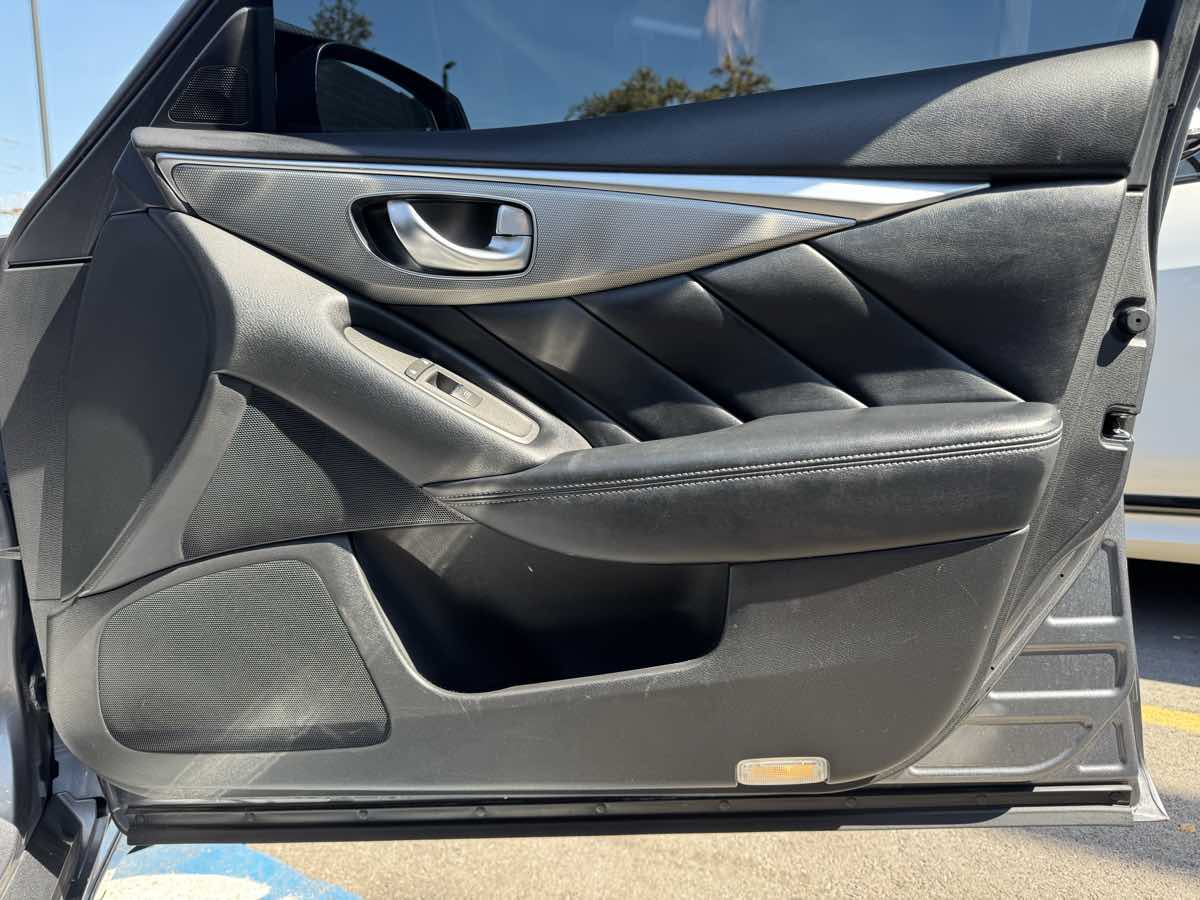 2014 Infiniti Q50 Premium photo 32