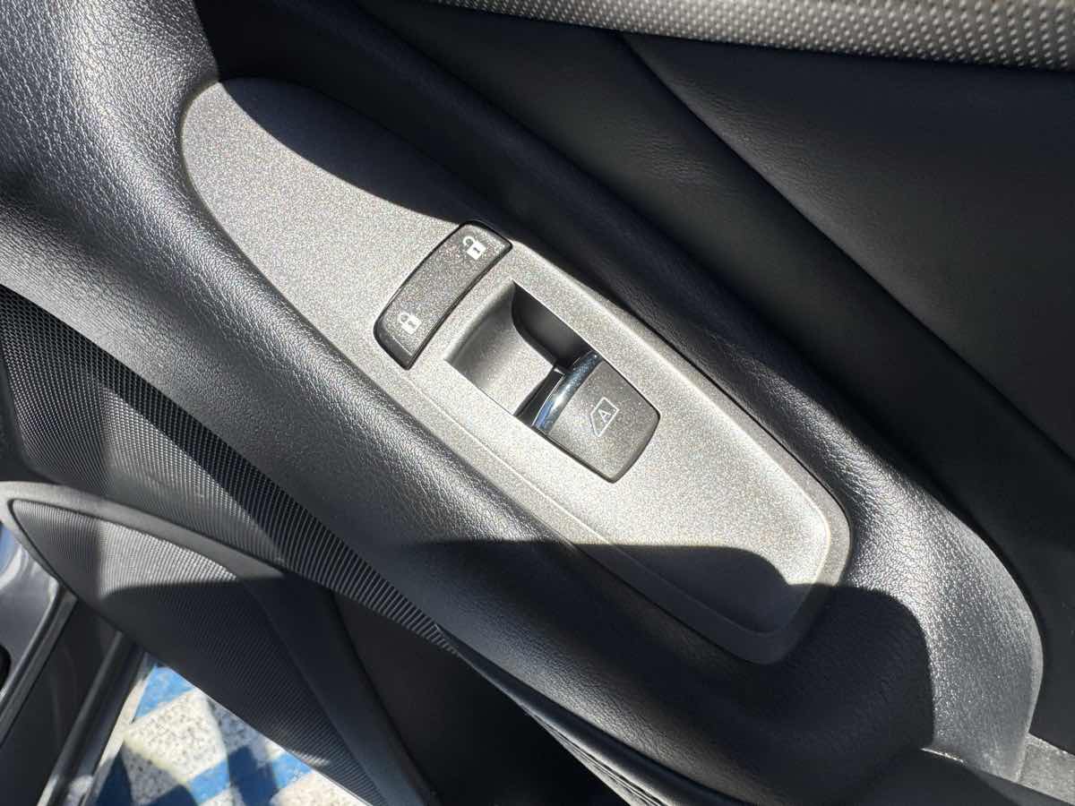 2014 Infiniti Q50 Premium photo 33