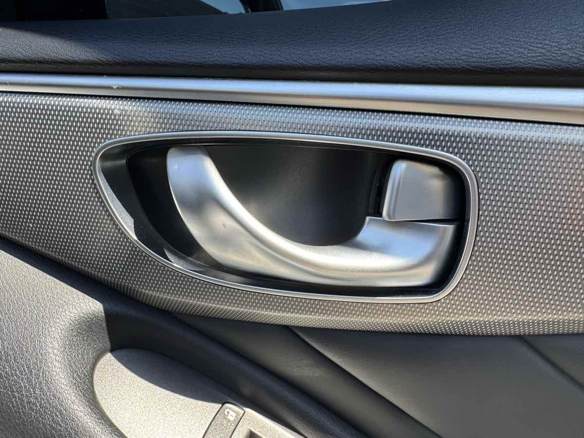 2014 Infiniti Q50 Premium photo 34
