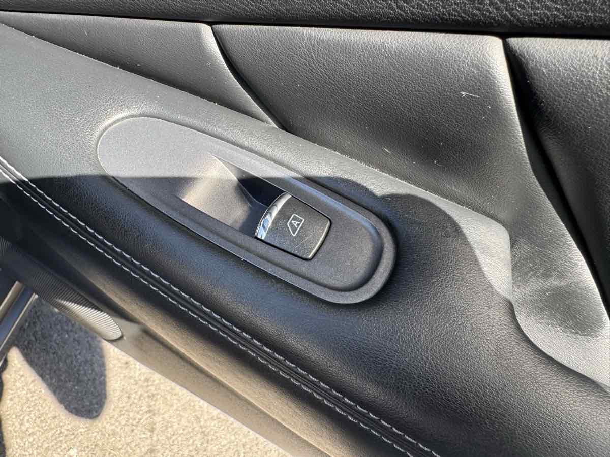 2014 Infiniti Q50 Premium photo 38