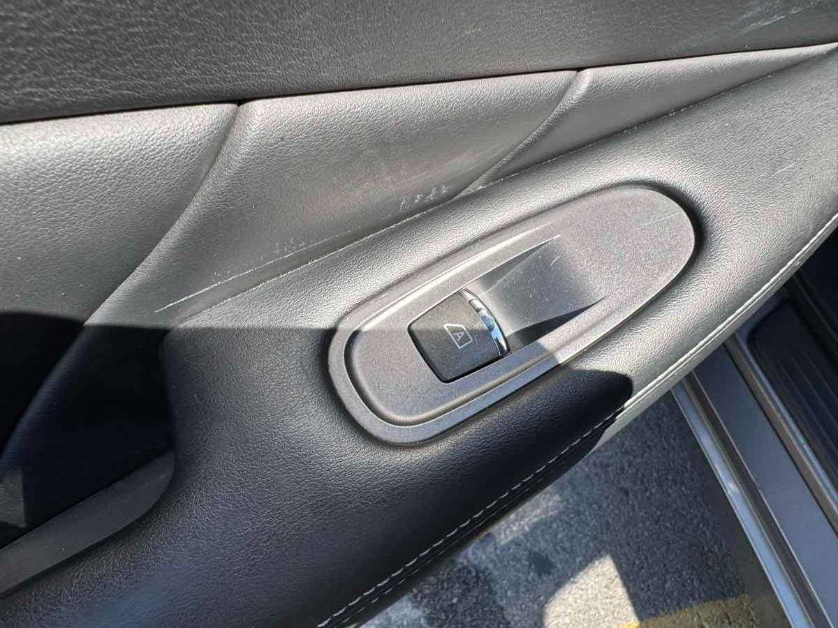 2014 Infiniti Q50 Premium photo 44