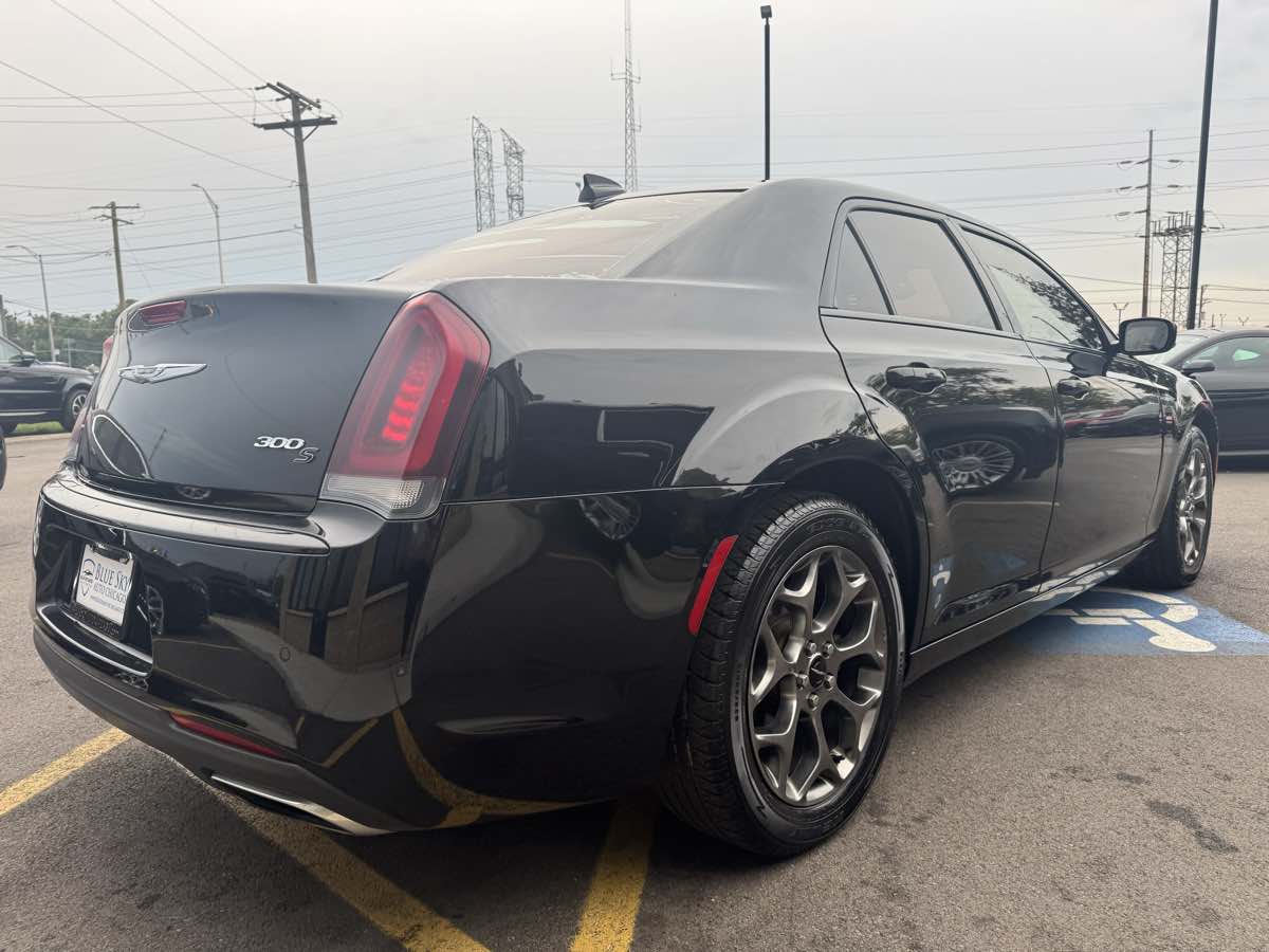 2015 Chrysler 300 photo 5