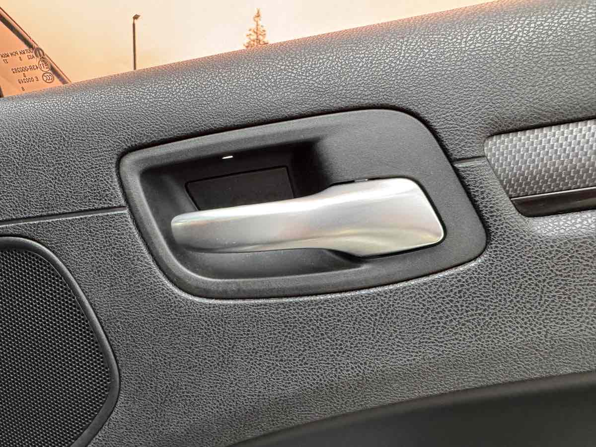 2015 Chrysler 300 photo 32