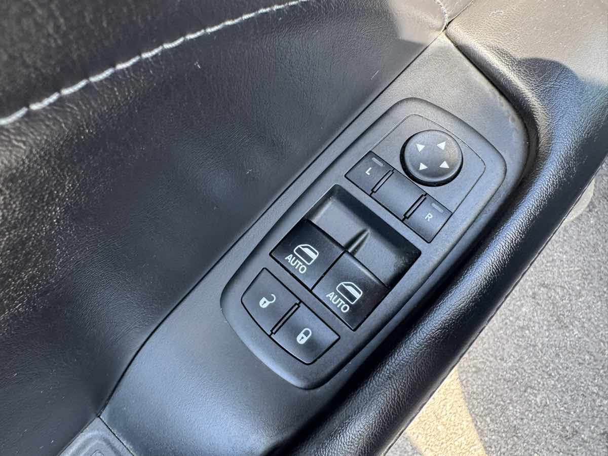 2018 Dodge Challenger R/T Plus photo 21