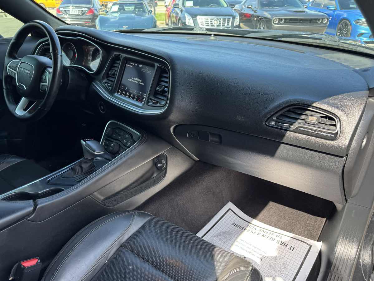 2018 Dodge Challenger R/T Plus photo 23