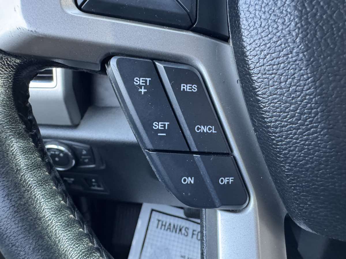 2017 Ford F-150 Lariat photo 15