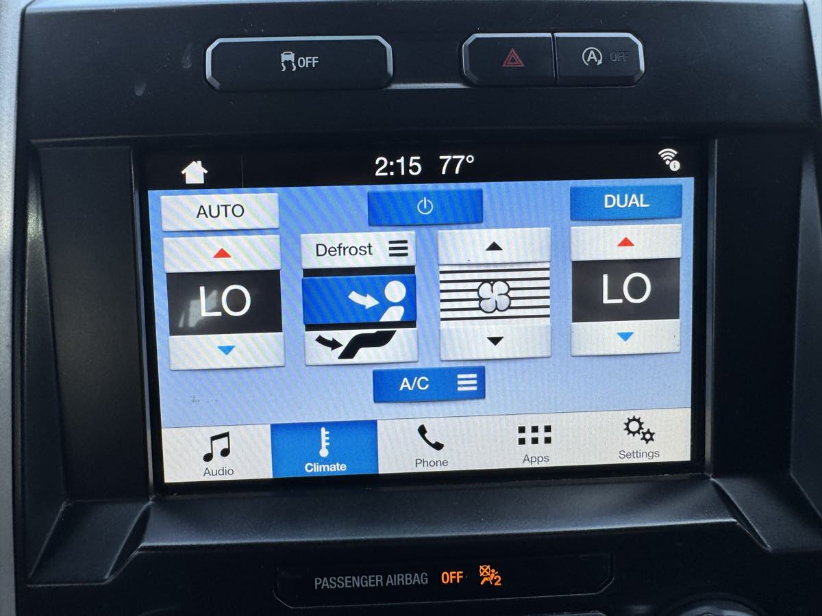 2017 Ford F-150 Lariat photo 18