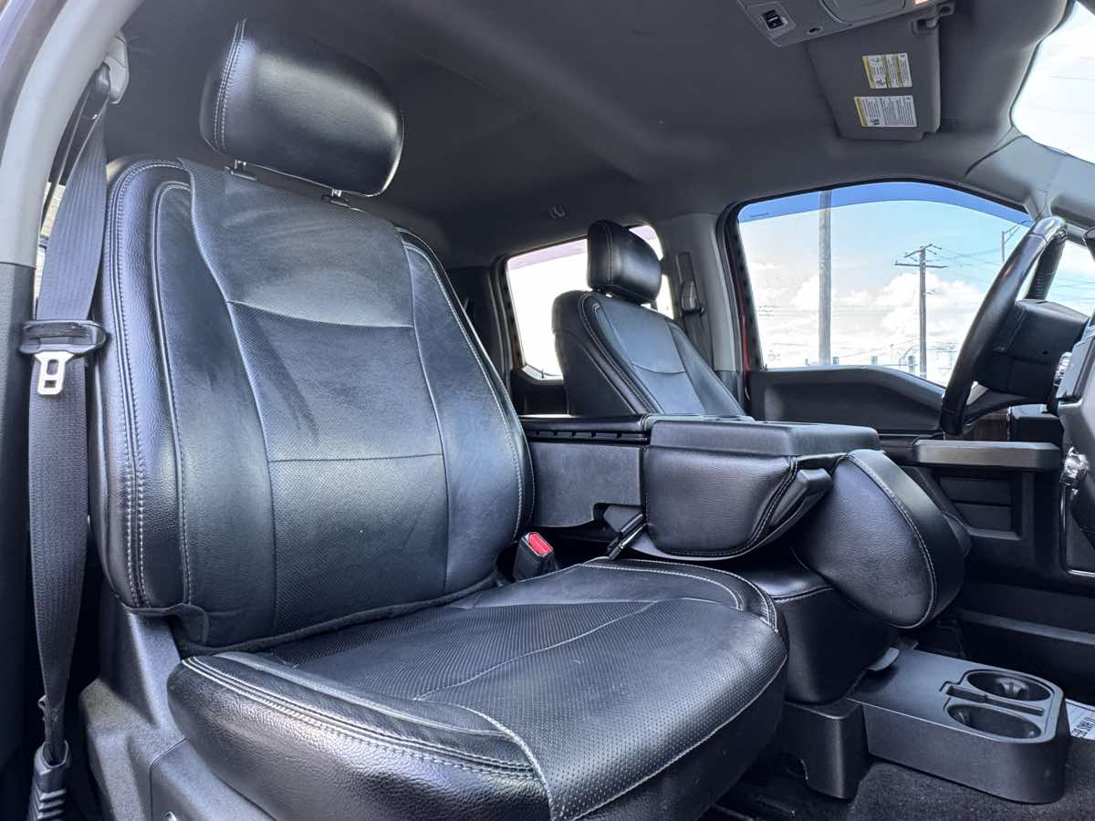 2017 Ford F-150 Lariat photo 29