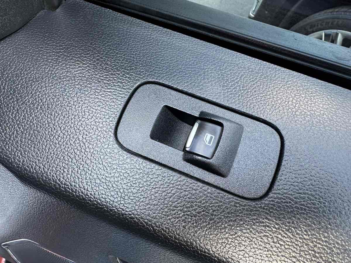 2017 Ford F-150 Lariat photo 32
