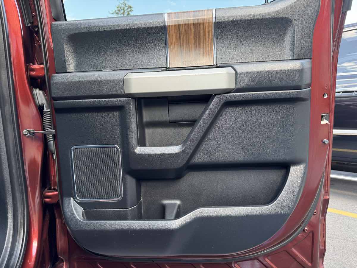 2017 Ford F-150 Lariat photo 37